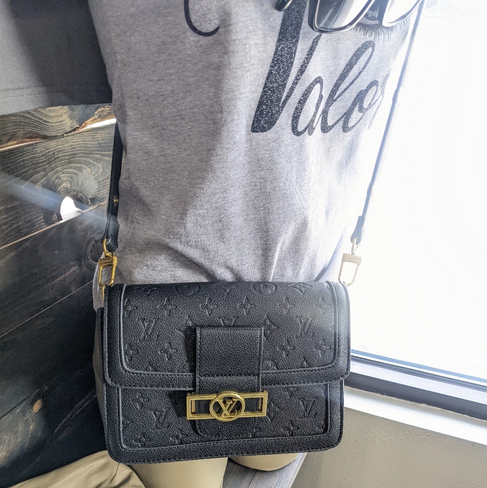 Cross body purse